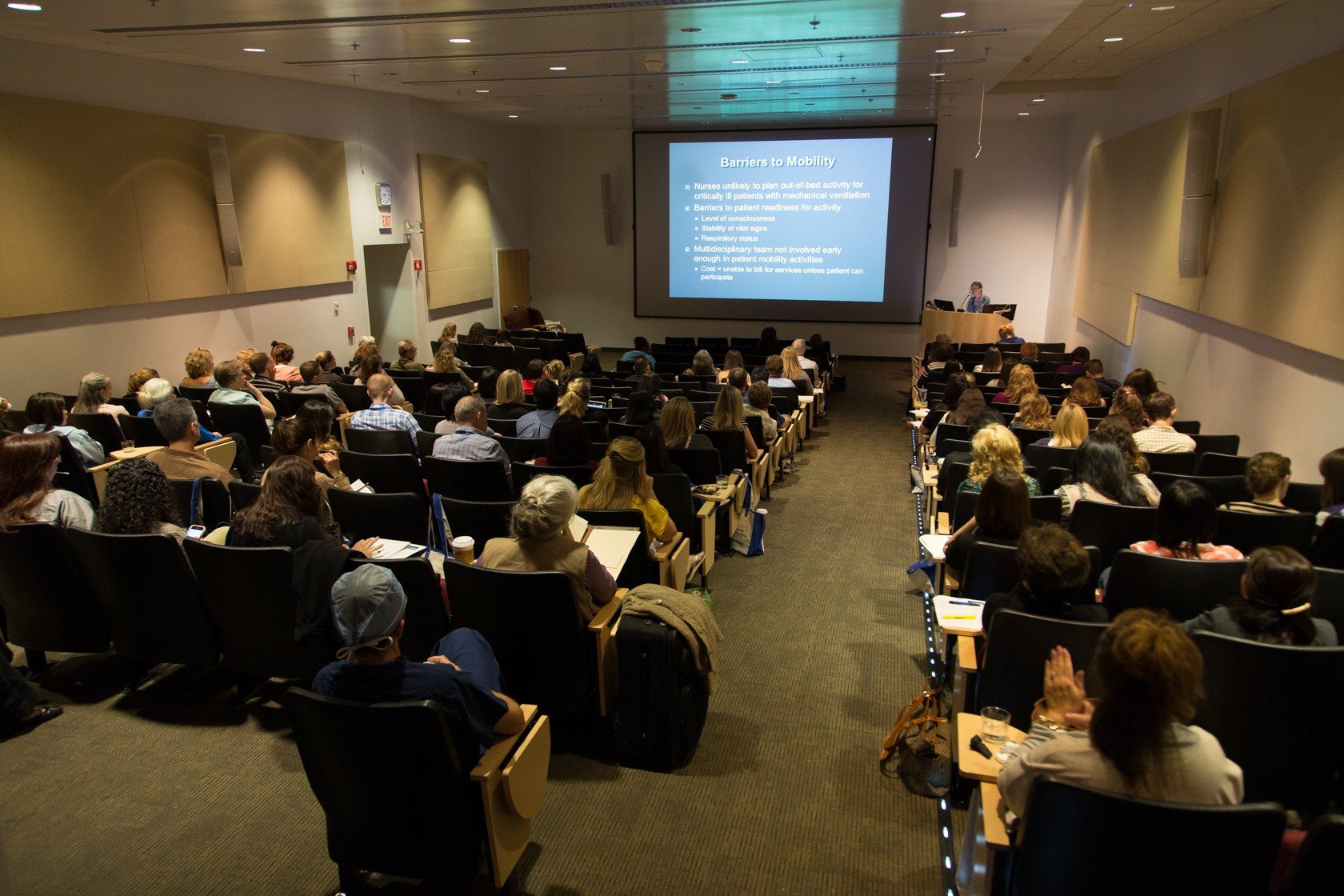 Photo showing attendees at a Barrow neuroscience nursing symposium