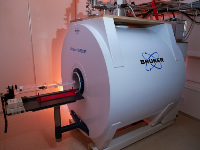 This high-field magnetic resonance imaging (MRI) system has a 30-cm bore with a 200-mm gradient set (20 G/m) and a high-power 116-mm gradient insert (60 G/m). We have multiple acquisition coils to suit a variety of applications (brain, body, etc.) along with 31P and 13C coils for multinuclear spectroscopy.