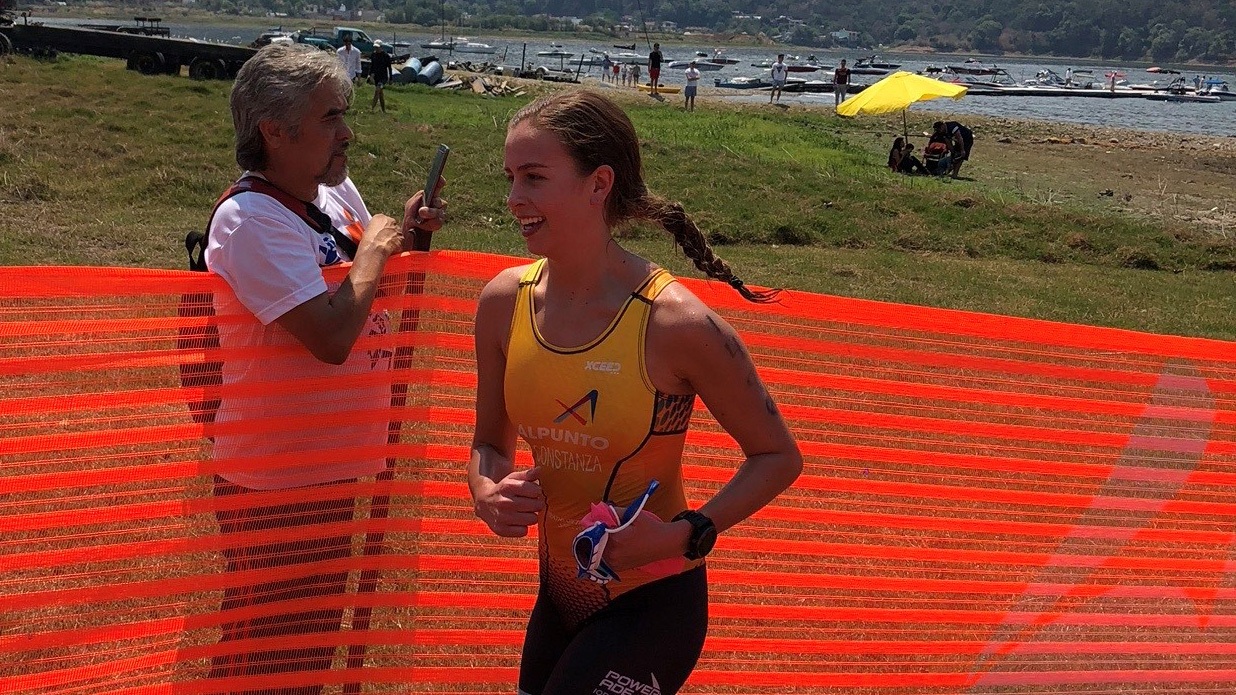 constanza giesemann running in a triathlon