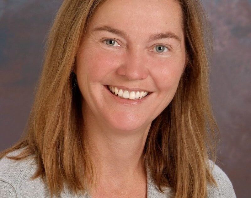 photo of phoenix neurologist holly shill