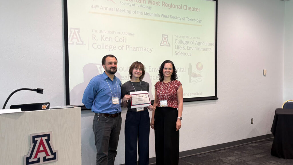 Abigail Bibb with her award at the MWSOT meeting