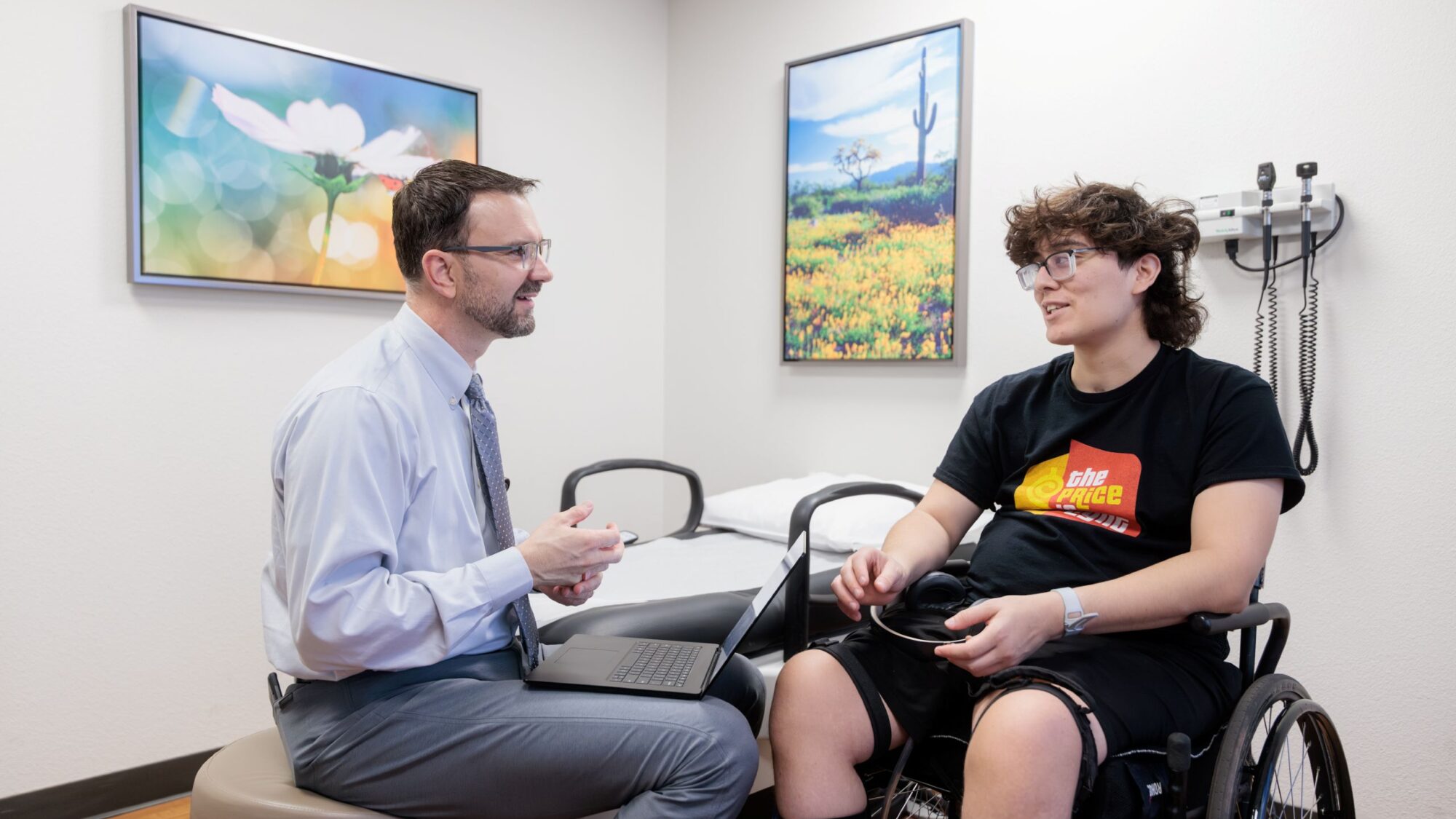 Dr. Matthias Linke with a patient