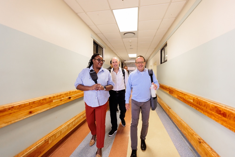 doctors racette and mubarak rounding on patients in south africa